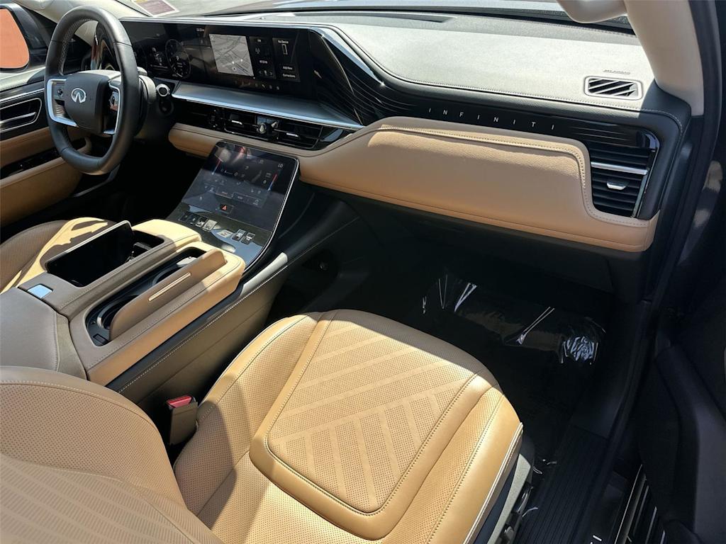 Thumbnail: 2025 INFINITI QX80 - 14