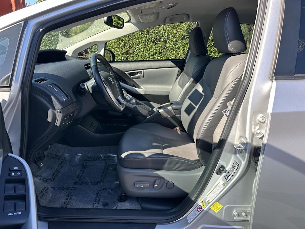 Thumbnail: 2015 Toyota Prius - 10