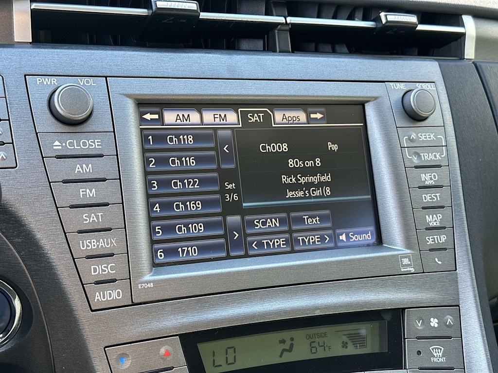 Thumbnail: 2015 Toyota Prius - 15