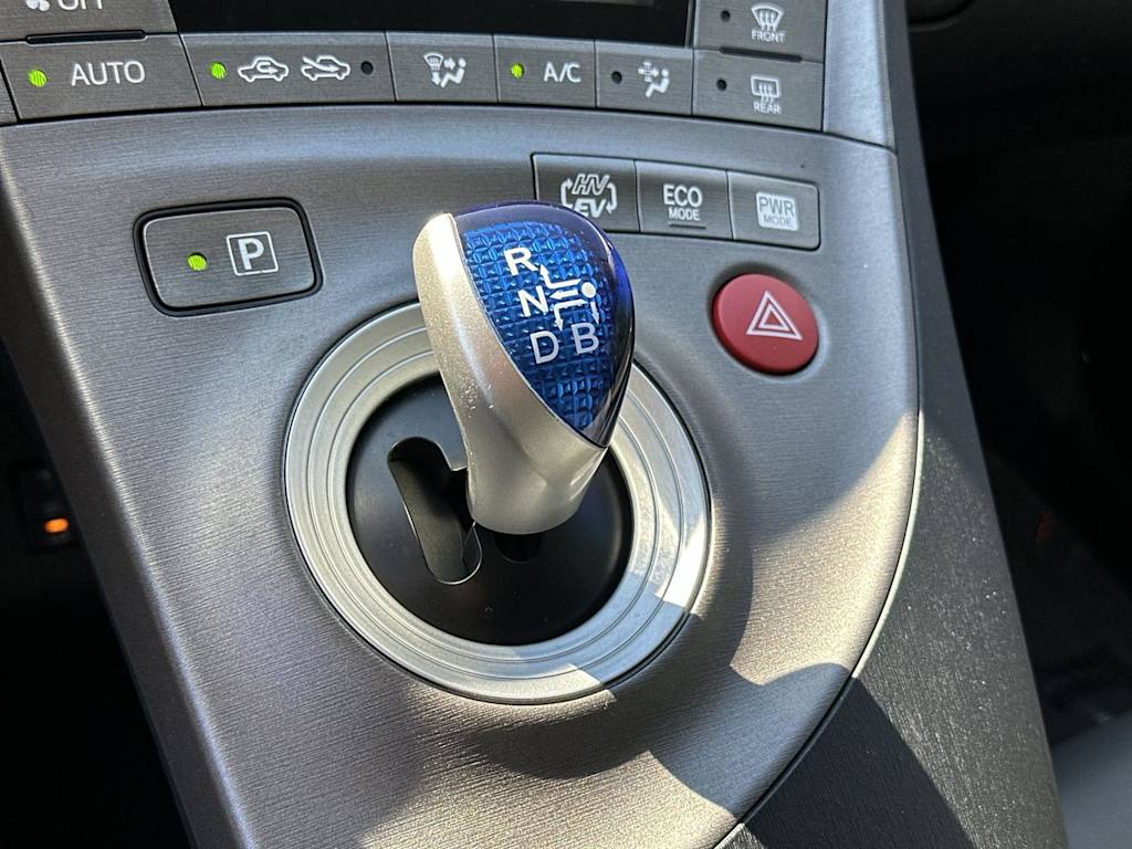 Thumbnail: 2015 Toyota Prius - 16