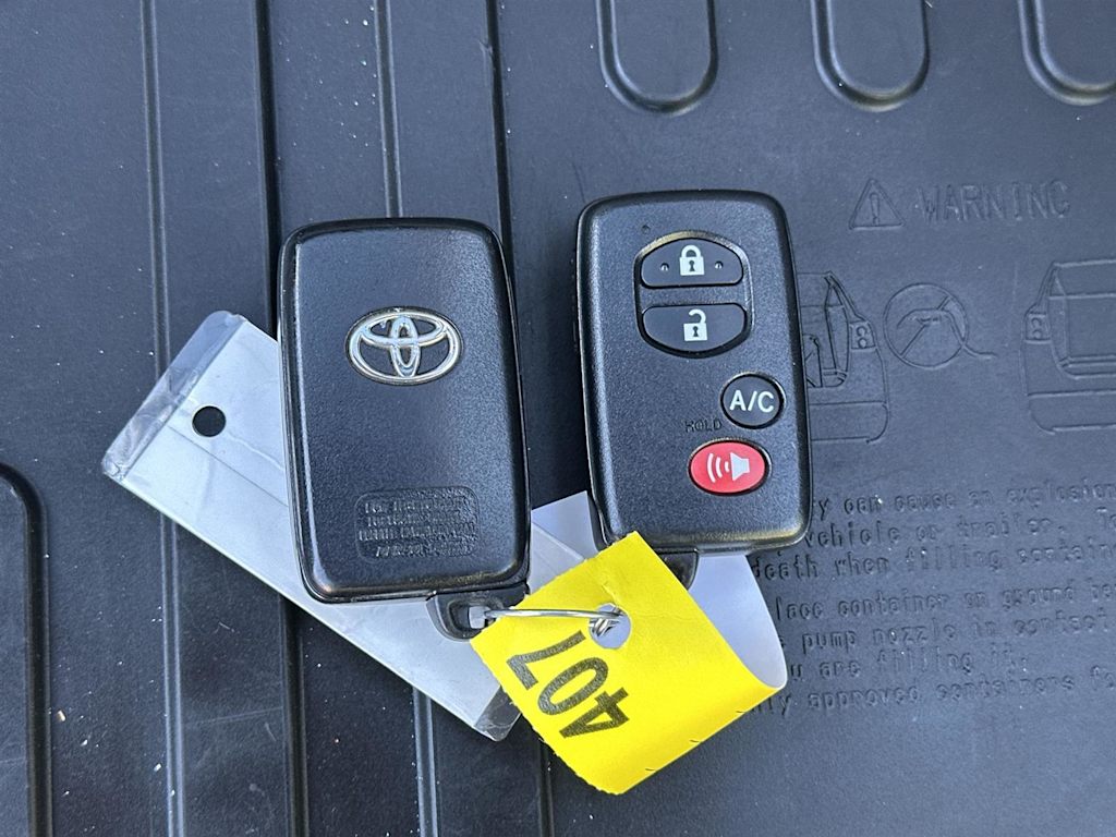 Thumbnail: 2015 Toyota Prius - 19