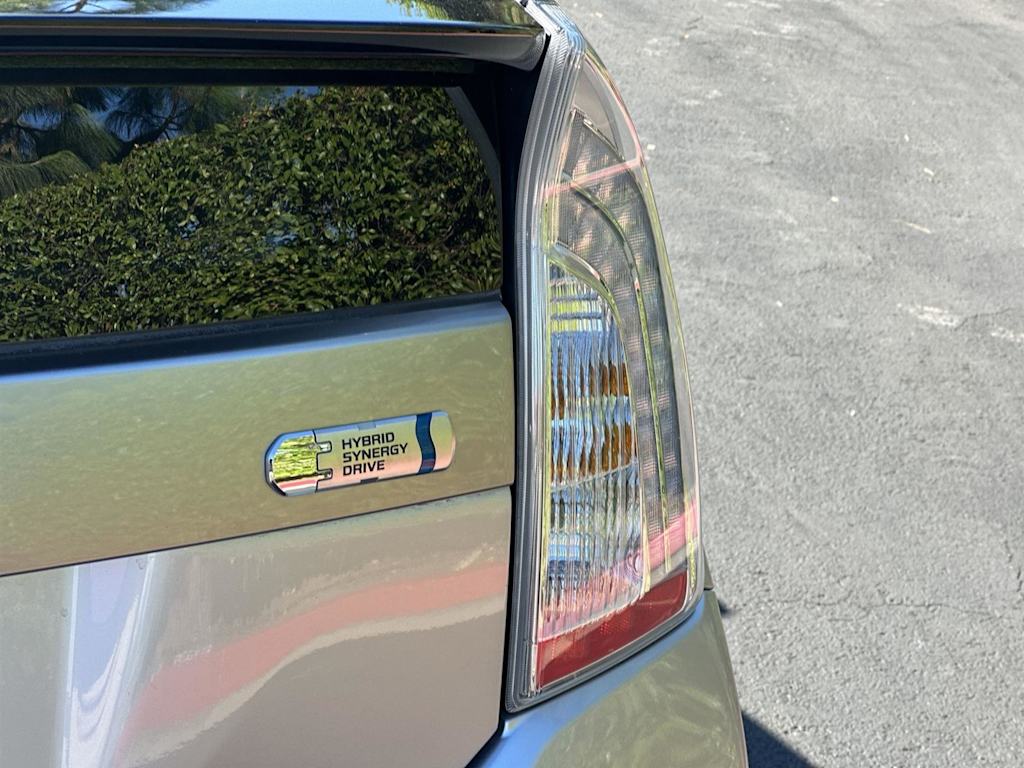 Thumbnail: 2015 Toyota Prius - 21