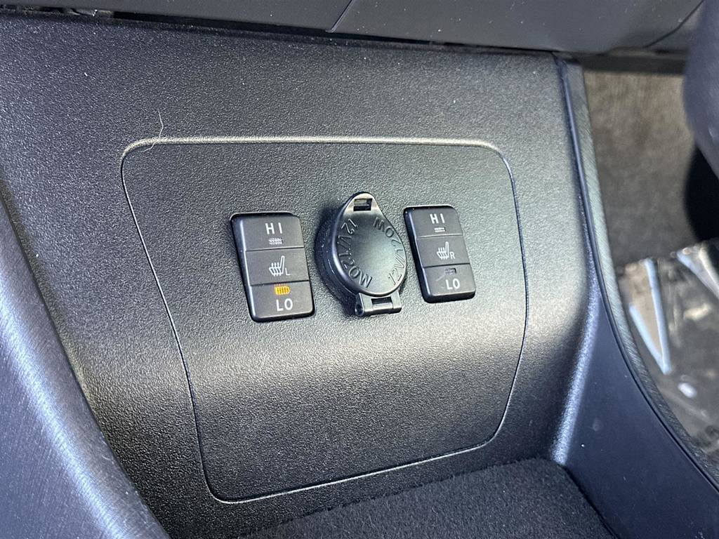 Thumbnail: 2015 Toyota Prius - 26