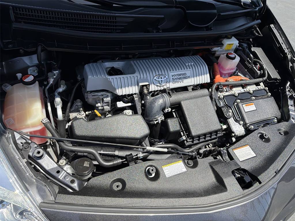 Thumbnail: 2016 Toyota Prius v - 9