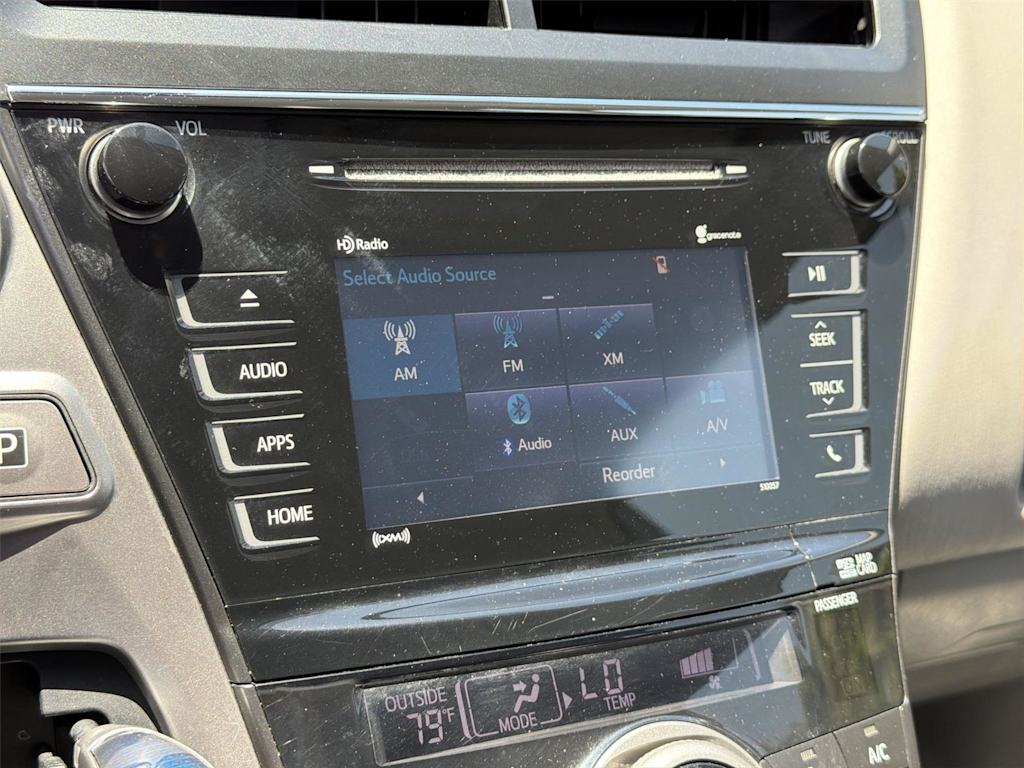Thumbnail: 2016 Toyota Prius v - 15