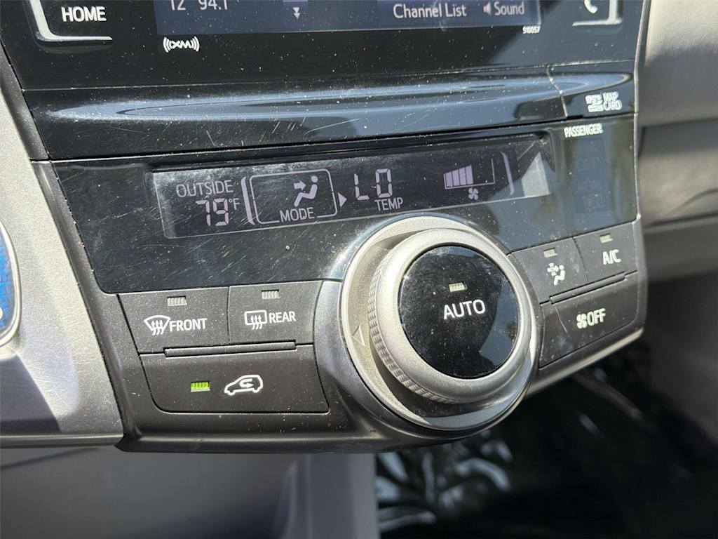 Thumbnail: 2016 Toyota Prius v - 30