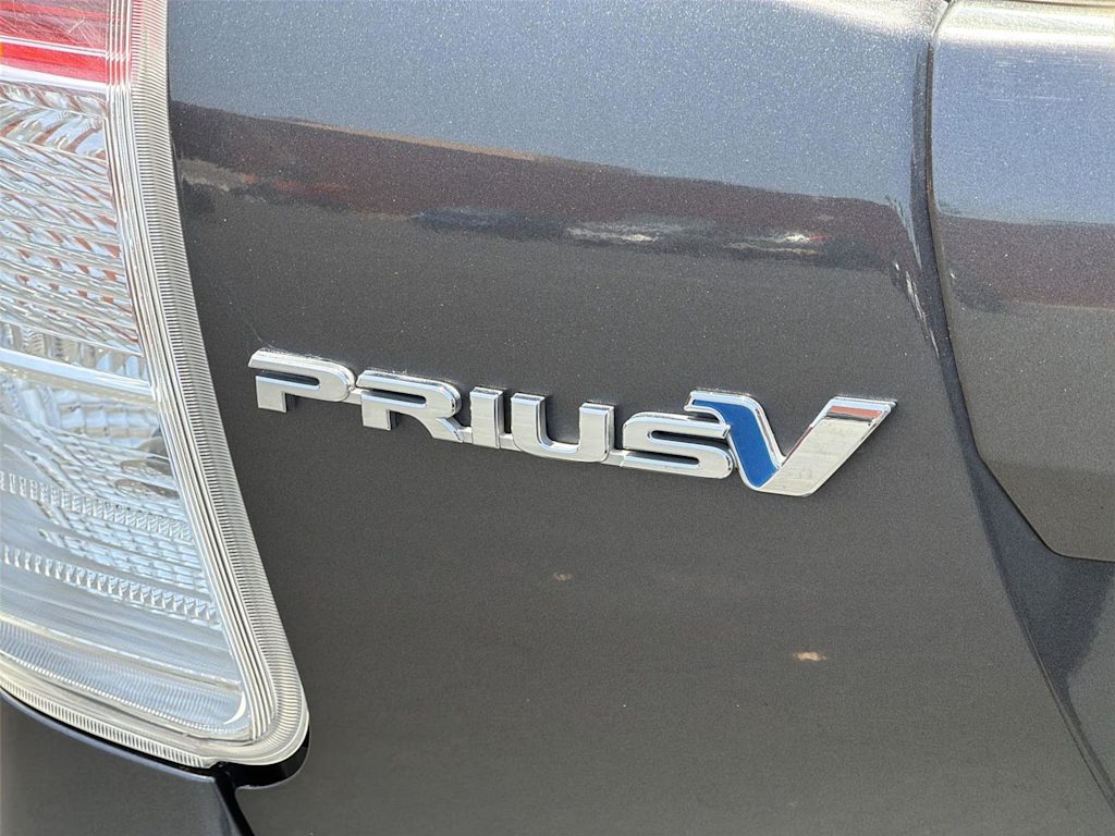 Thumbnail: 2016 Toyota Prius v - 7