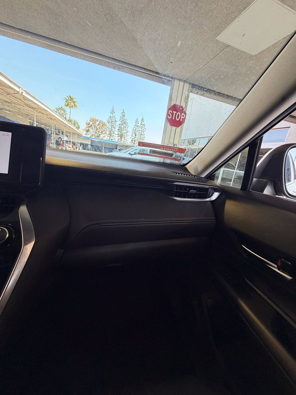 Thumbnail: 2023 Toyota Venza - 20