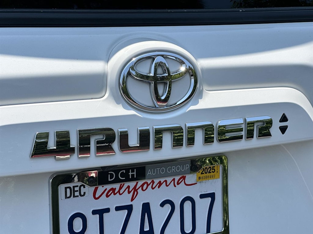 Thumbnail: 2021 Toyota 4Runner - 7