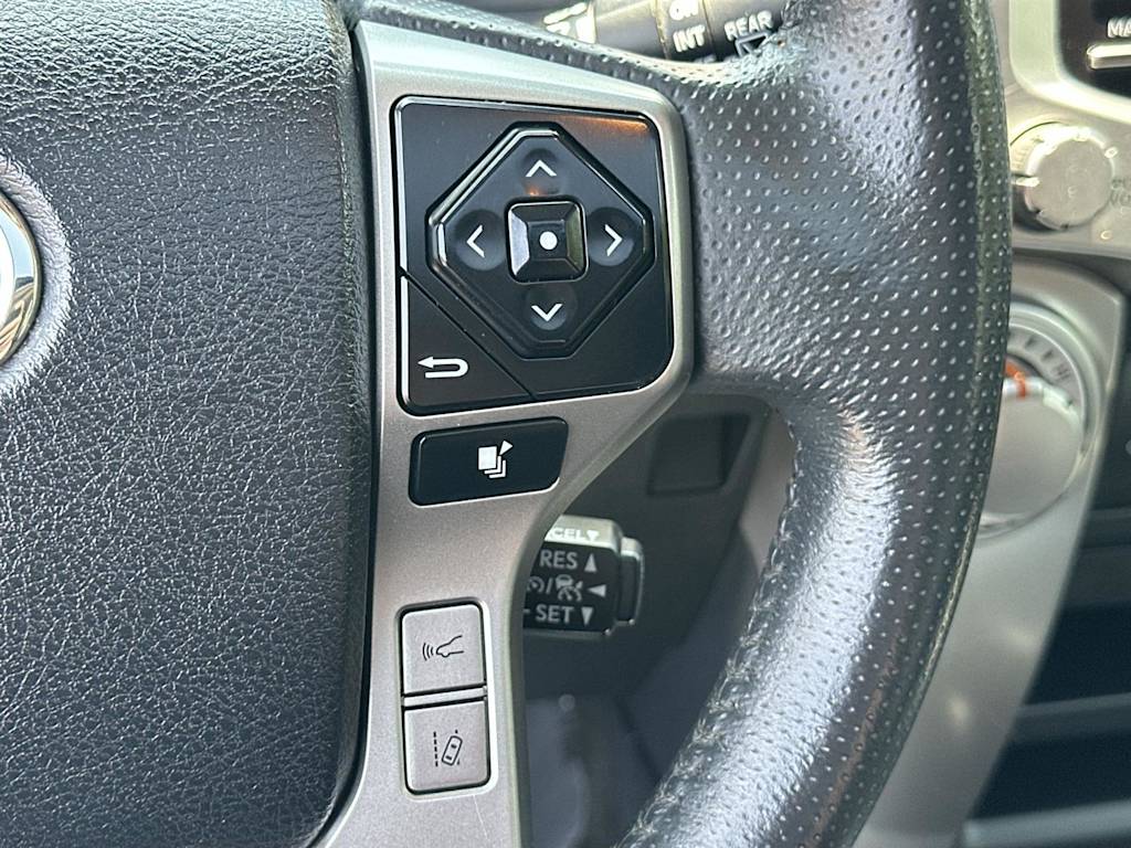 Thumbnail: 2021 Toyota 4Runner - 25