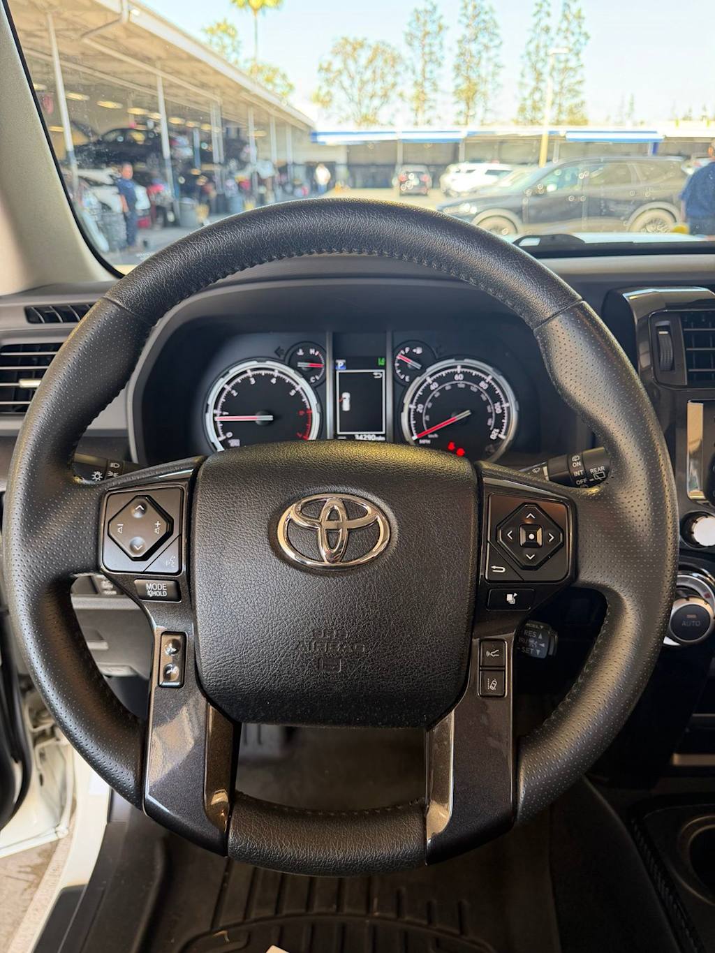 Thumbnail: 2022 Toyota 4Runner - 8