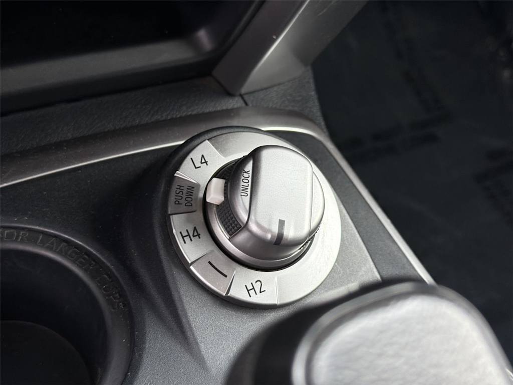 Thumbnail: 2022 Toyota 4Runner - 32