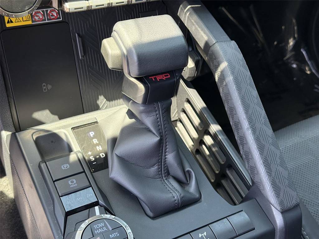Thumbnail: 2025 Toyota 4Runner - 17