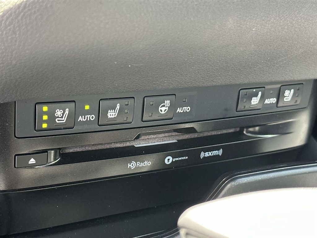 Thumbnail: 2019 Lexus ES - 26