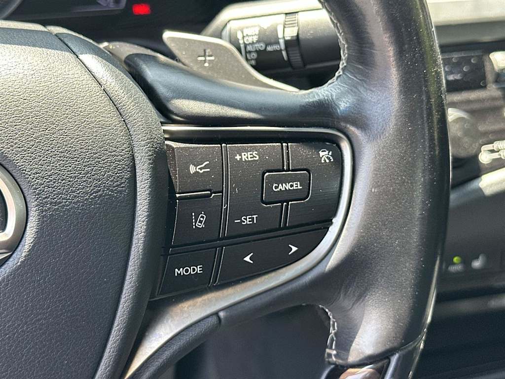Thumbnail: 2019 Lexus ES - 25