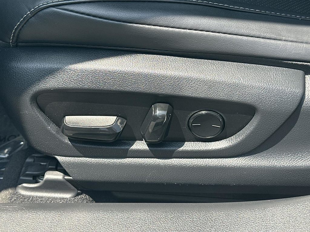 Thumbnail: 2019 Lexus ES - 23