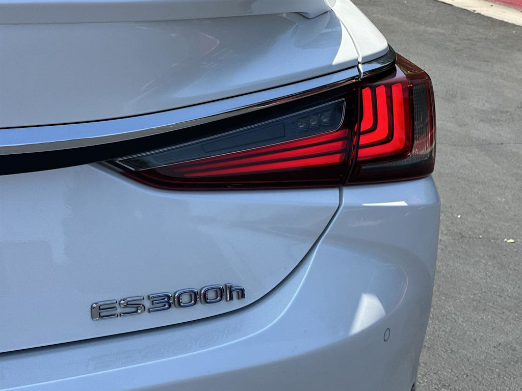 Thumbnail: 2019 Lexus ES - 20
