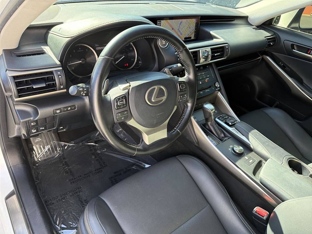 Thumbnail: 2017 Lexus IS - 2