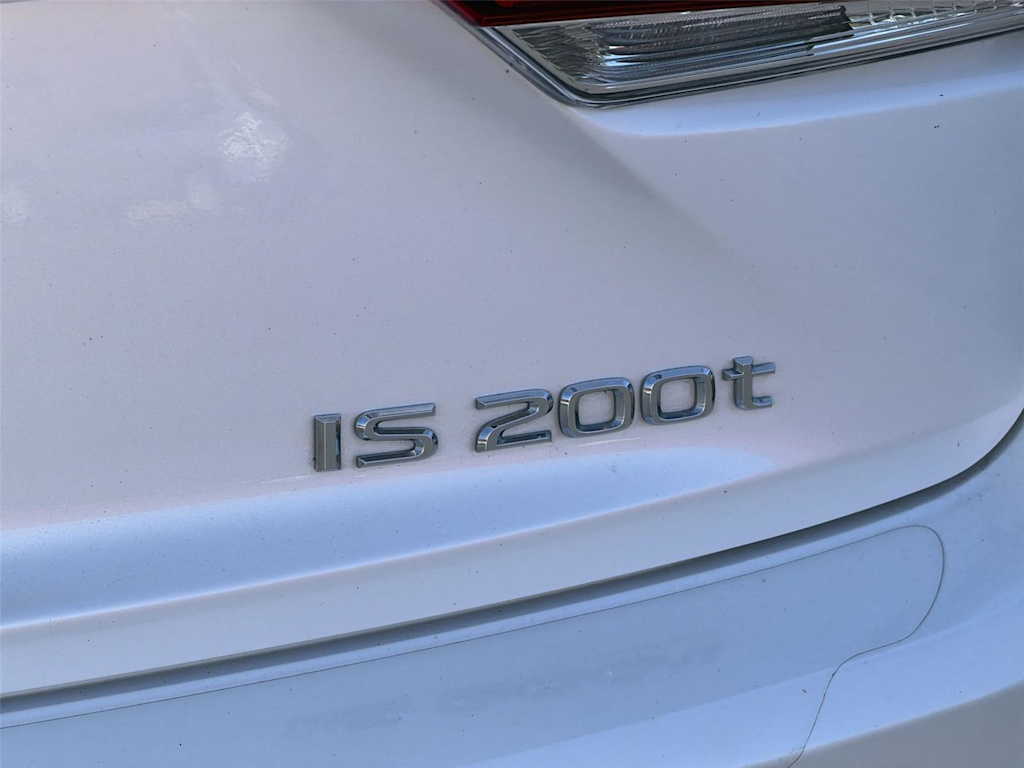 Thumbnail: 2017 Lexus IS - 7