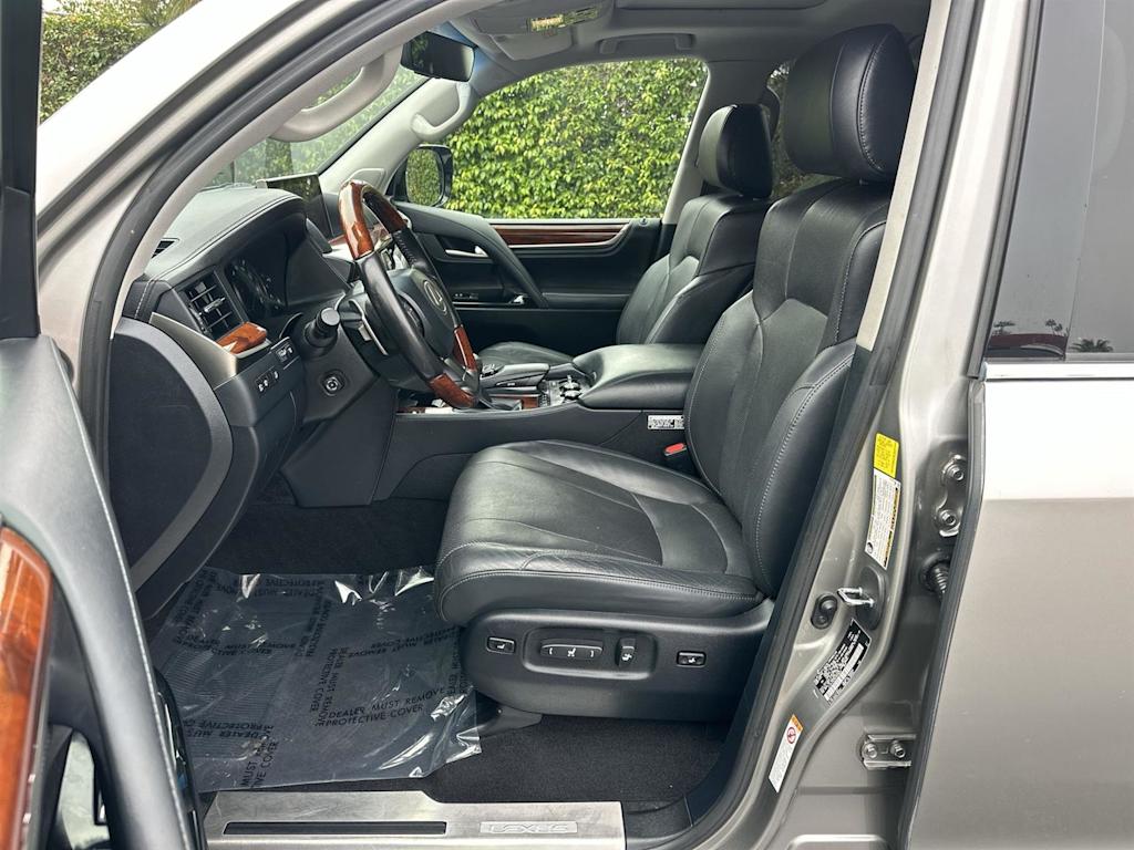 Thumbnail: 2019 Lexus LX - 11