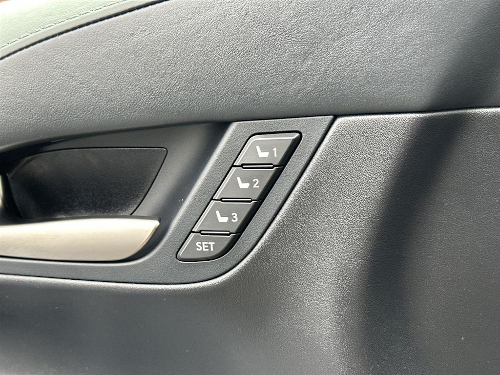 Thumbnail: 2019 Lexus LX - 30