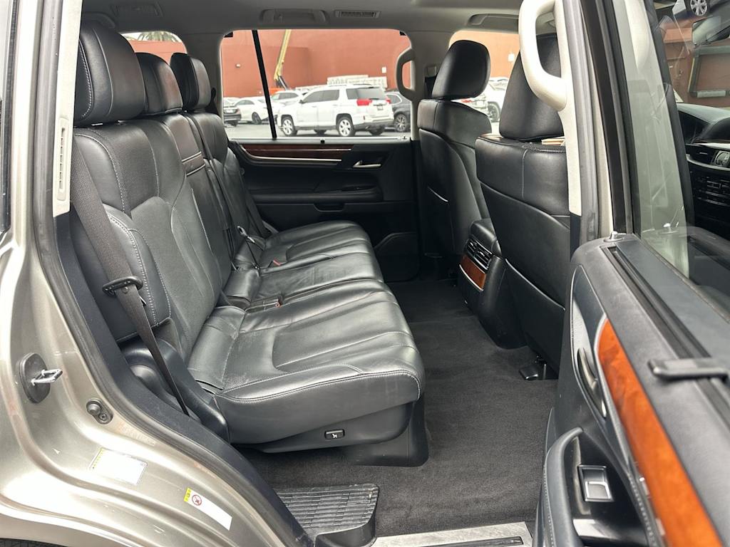 Thumbnail: 2019 Lexus LX - 13