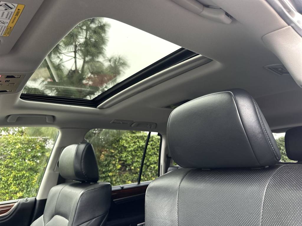 Thumbnail: 2019 Lexus LX - 31