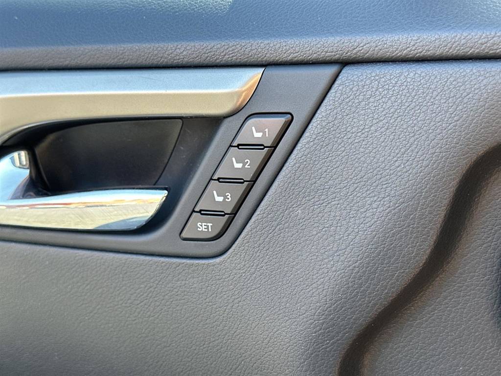 Thumbnail: 2020 Lexus RX - 31