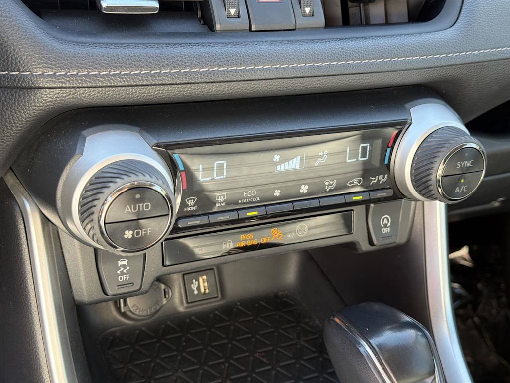 Thumbnail: 2023 Toyota RAV4 - 31