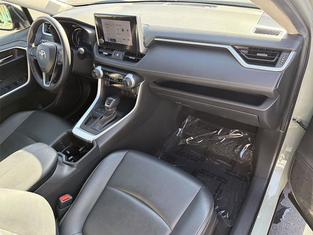 Thumbnail: 2023 Toyota RAV4 - 14