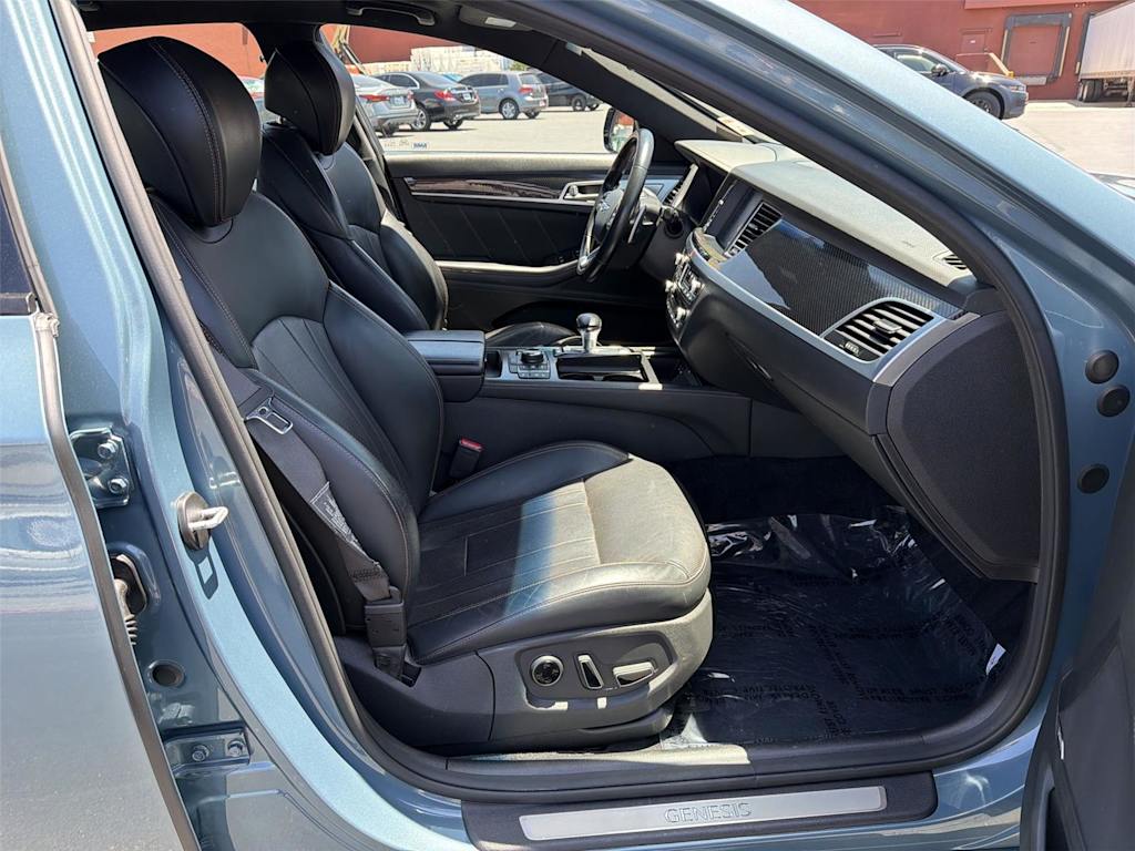 Thumbnail: 2018 Genesis G80 - 12