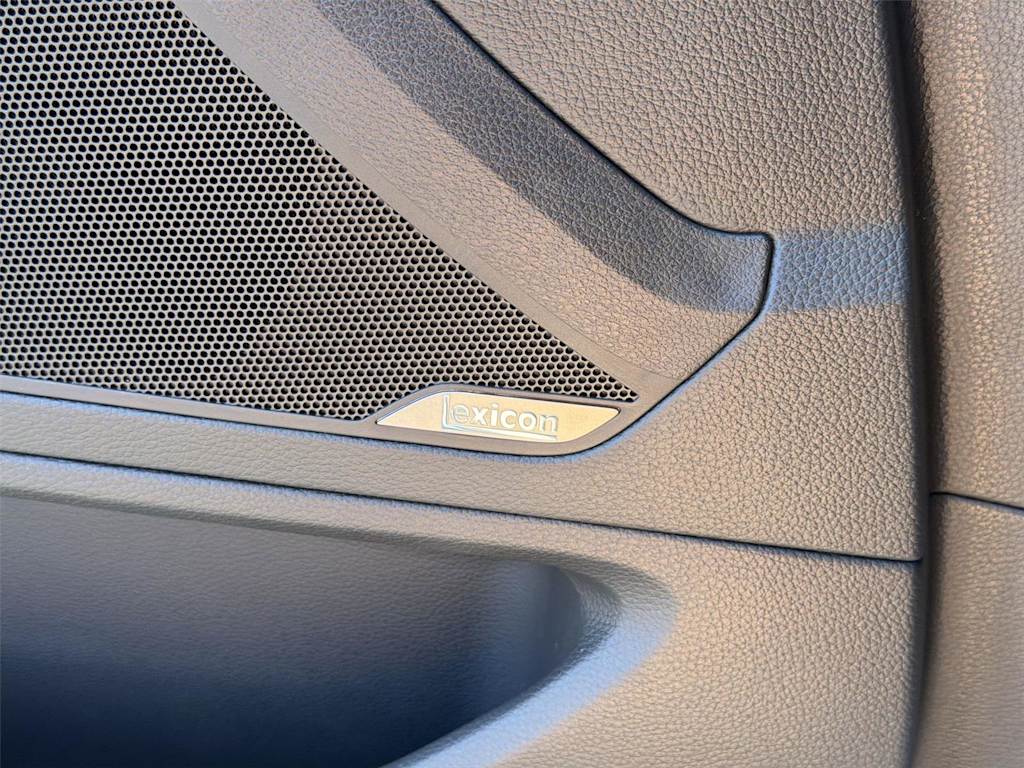 Thumbnail: 2018 Genesis G80 - 34