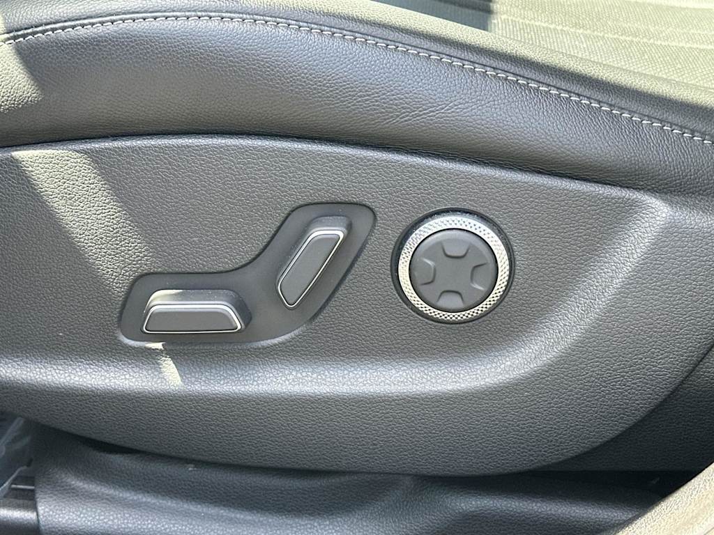 2024 Genesis G80 2.5T 31