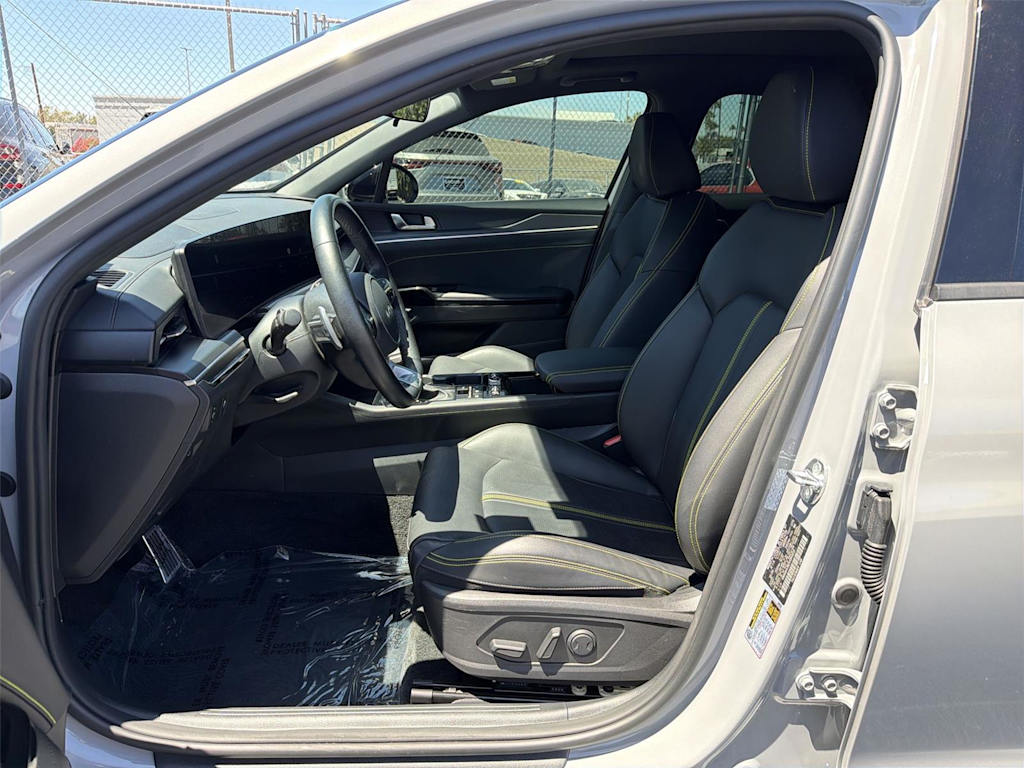 Thumbnail: 2025 Kia K5 - 10