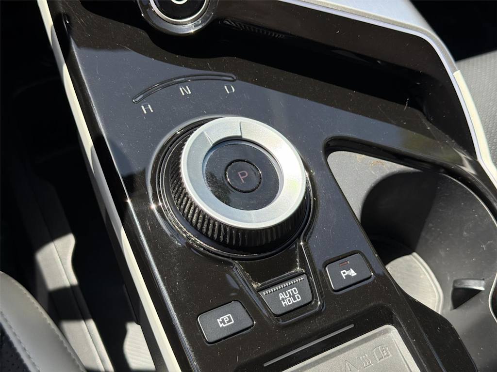 Thumbnail: 2023 Kia EV6 - 16