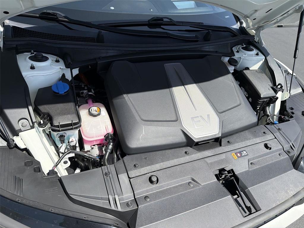 Thumbnail: 2023 Kia EV6 - 8