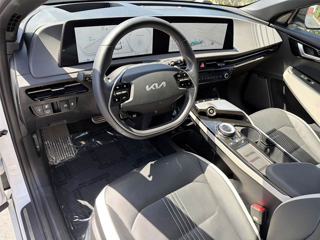 Thumbnail: 2023 Kia EV6 - 2