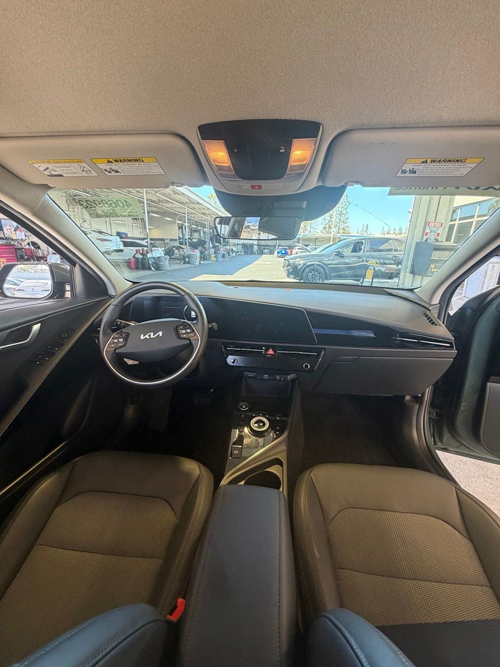 Thumbnail: 2023 Kia Niro - 2