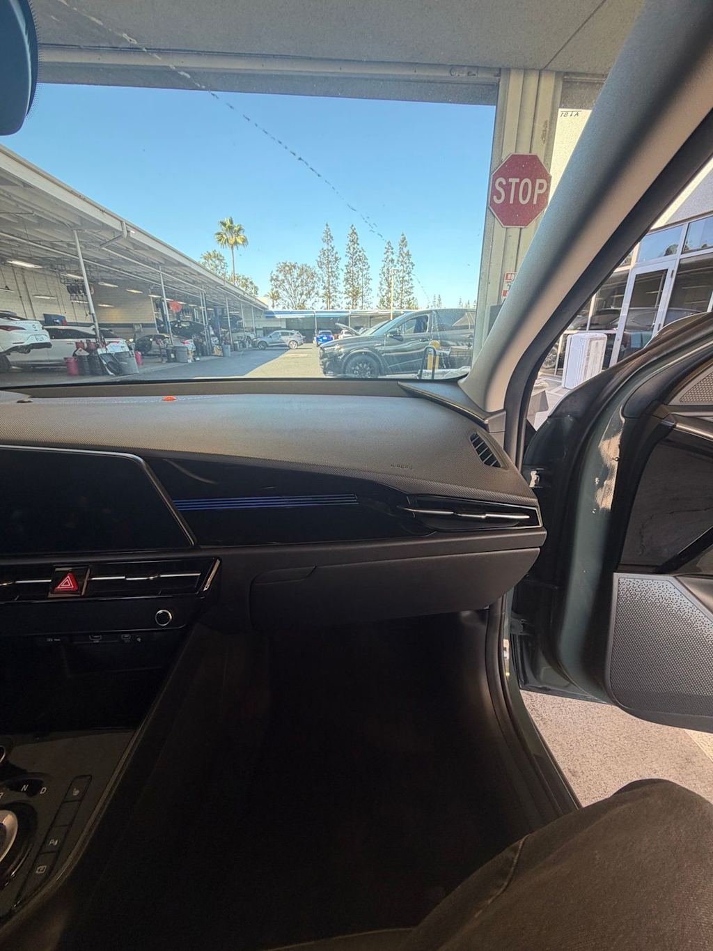 Thumbnail: 2023 Kia Niro - 16