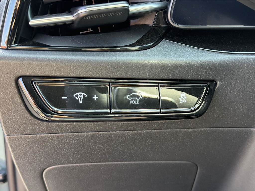 Thumbnail: 2023 Kia Niro - 34