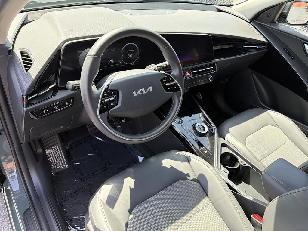 Thumbnail: 2023 Kia Niro - 2