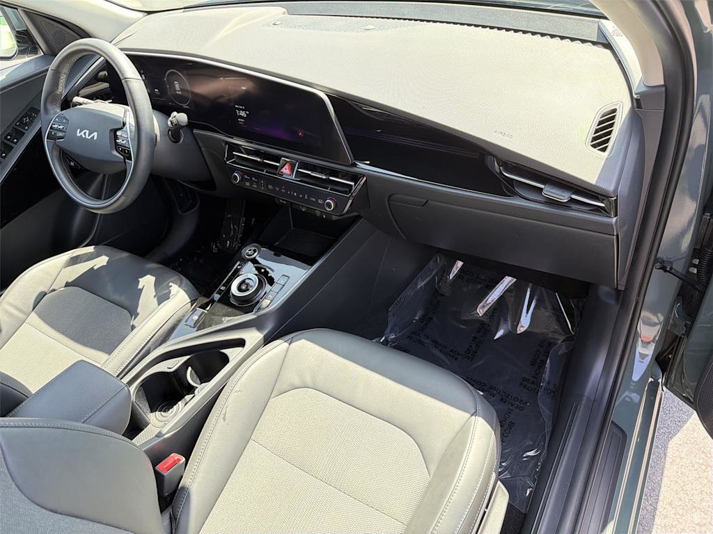 Thumbnail: 2023 Kia Niro - 14