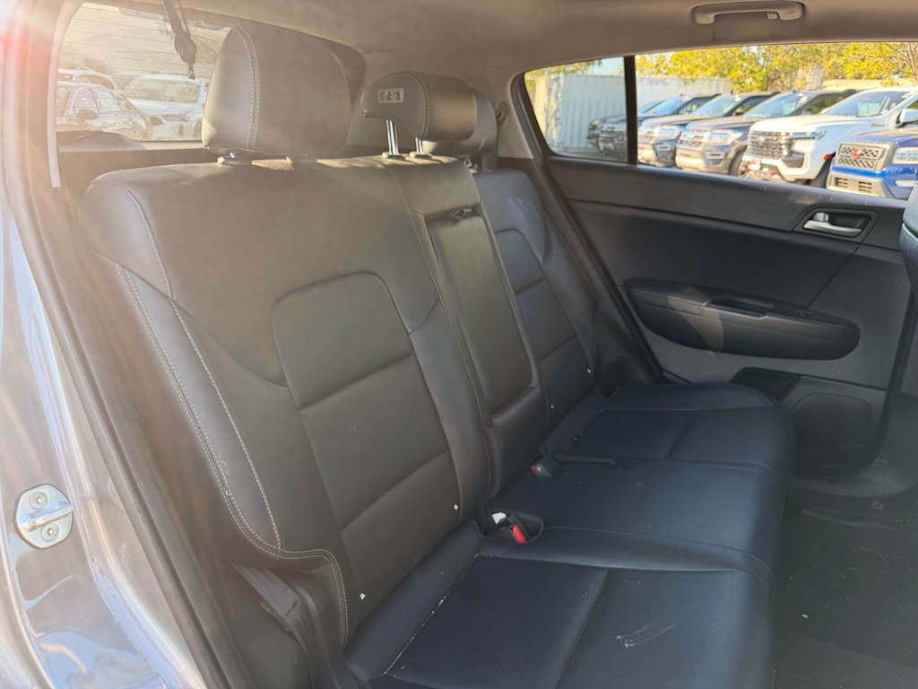 Thumbnail: 2017 Kia Sportage - 19