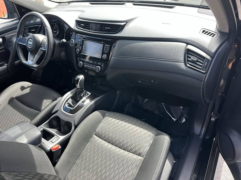 Thumbnail: 2017 Nissan Rogue - 14