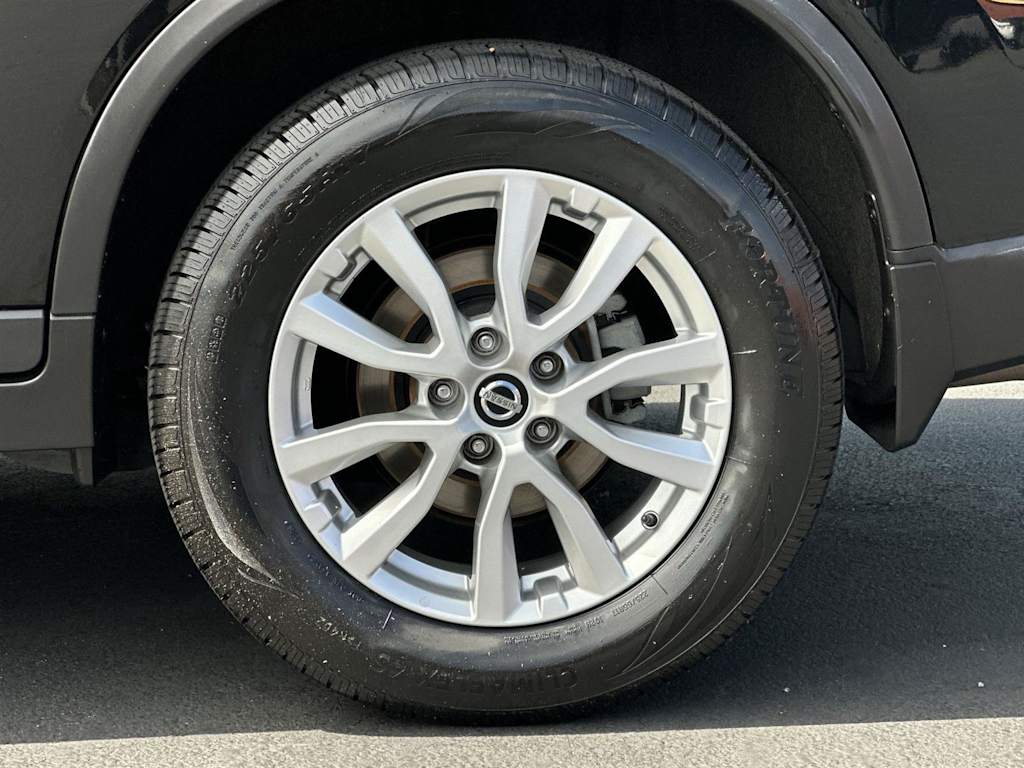 Thumbnail: 2017 Nissan Rogue - 8