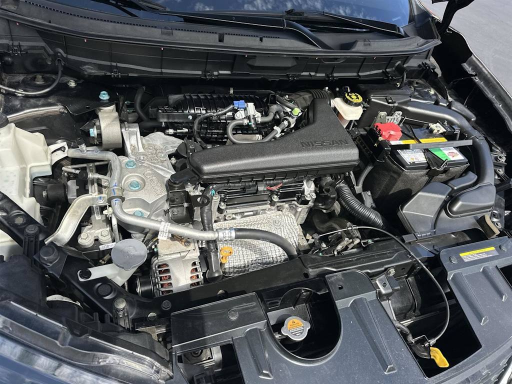 Thumbnail: 2017 Nissan Rogue - 9