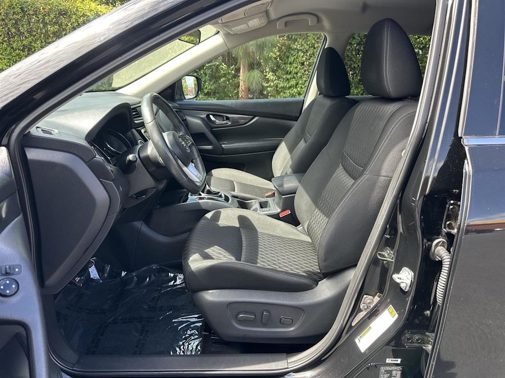 Thumbnail: 2017 Nissan Rogue - 11