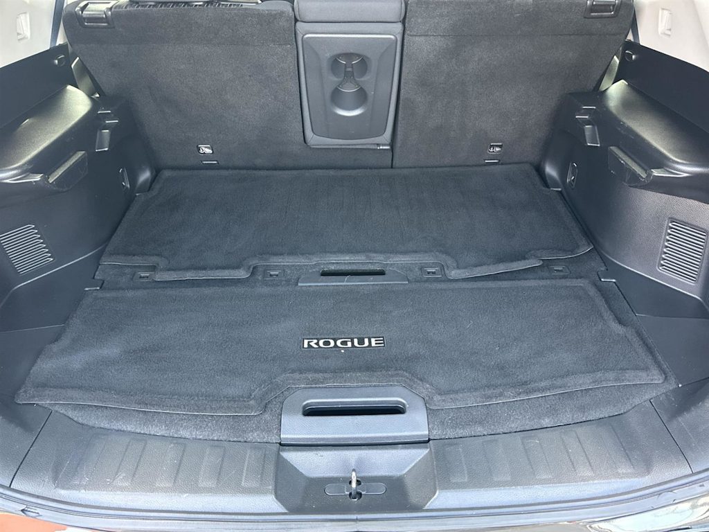 Thumbnail: 2017 Nissan Rogue - 19