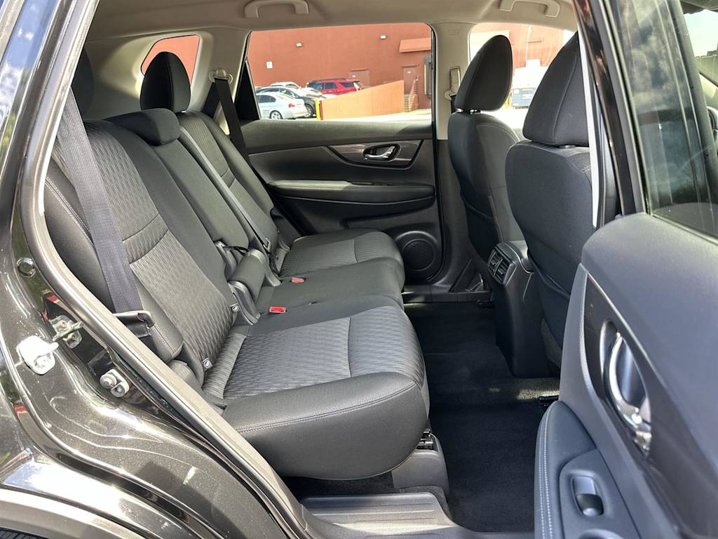 Thumbnail: 2017 Nissan Rogue - 13