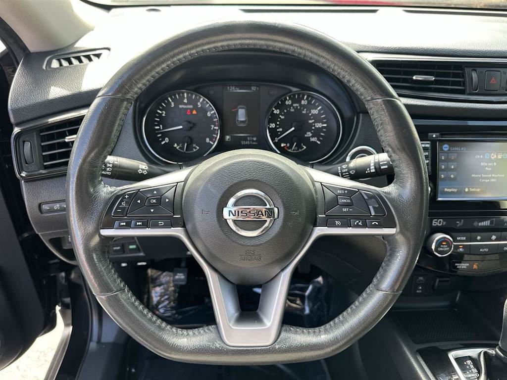 Thumbnail: 2017 Nissan Rogue - 15